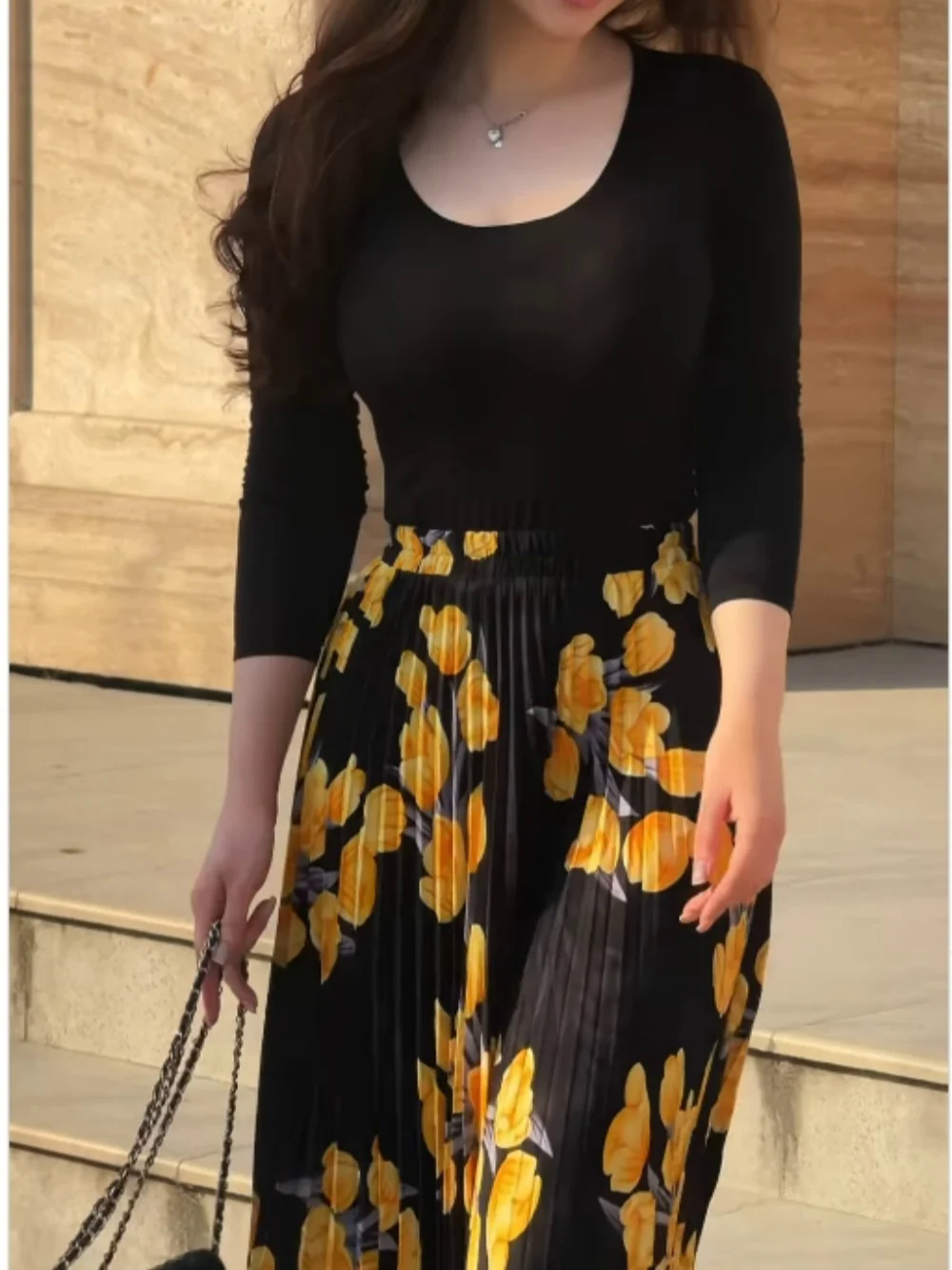 Pleated yellow printed skirt