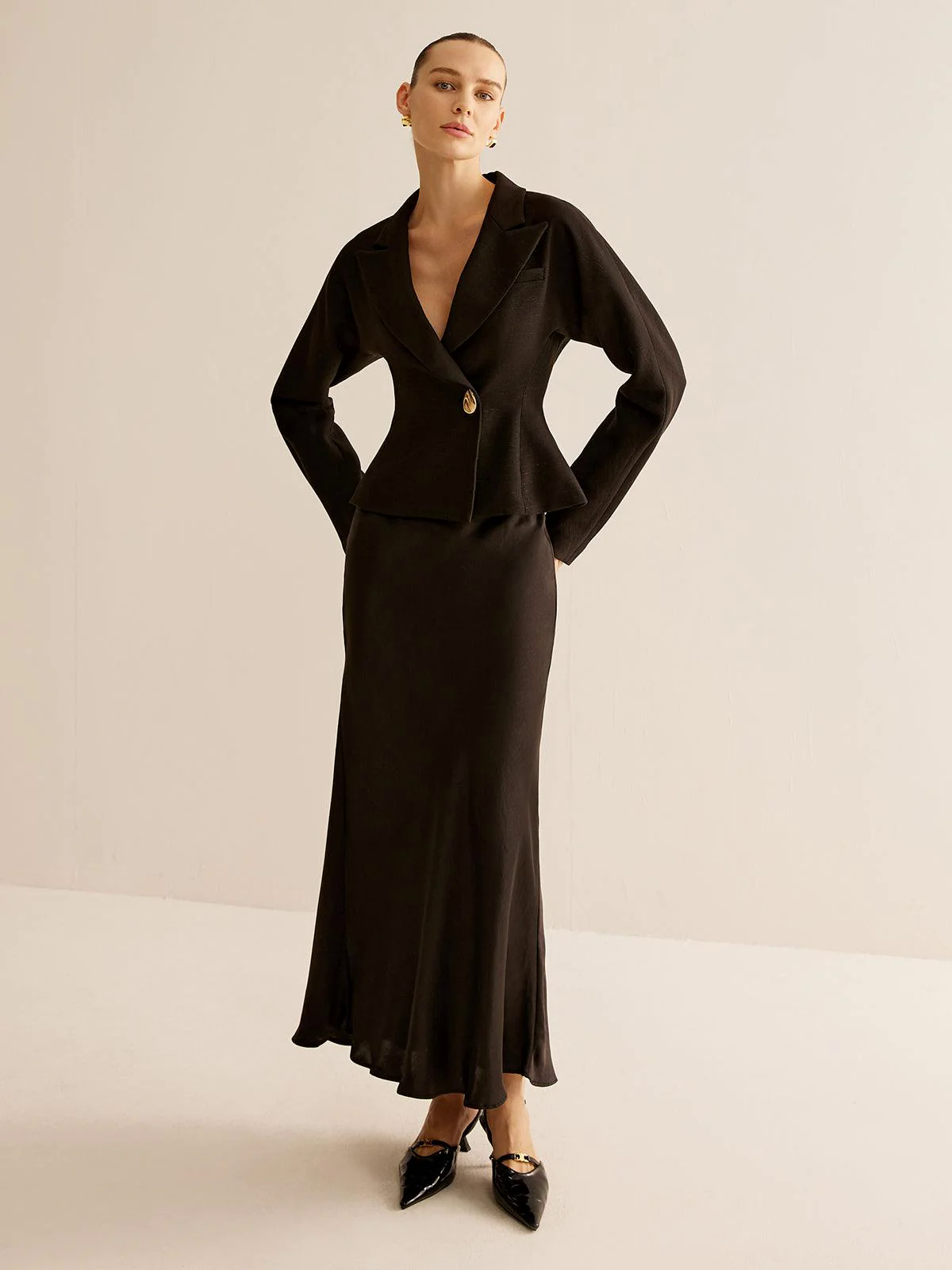 Golden Glossy-Button Lapel Slim Blazer